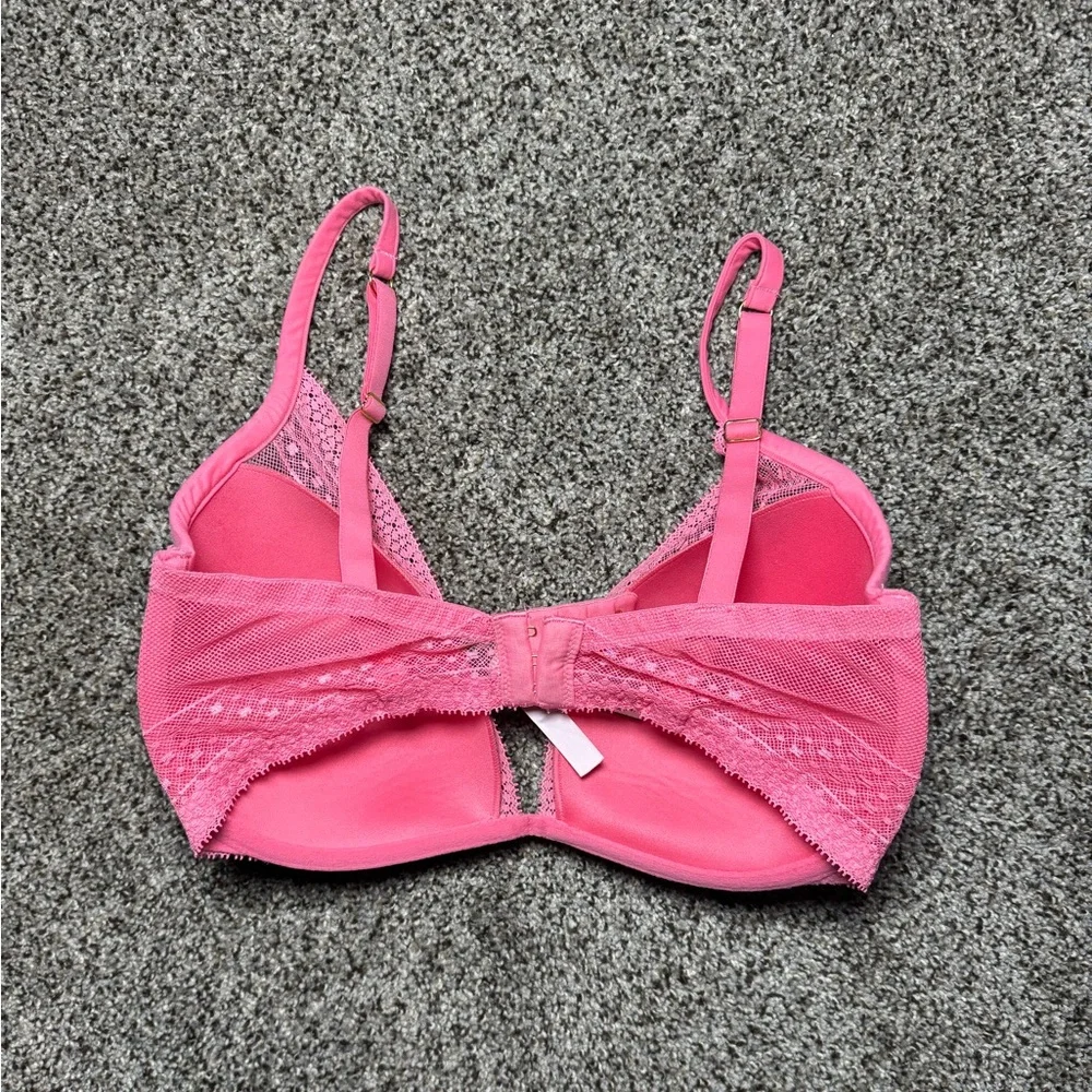 NWOT Victoria Secret Bra size 34DDD